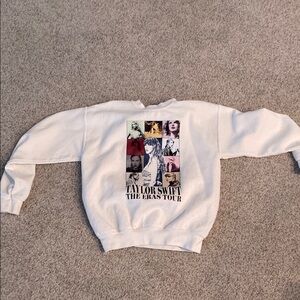 Gildan White Graphic Sweatshirt
